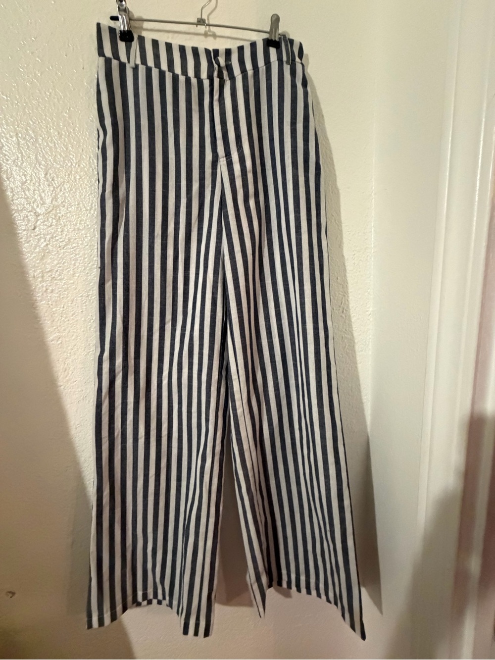 Forever 21 Striped Wide-Leg  Pants in Black and White